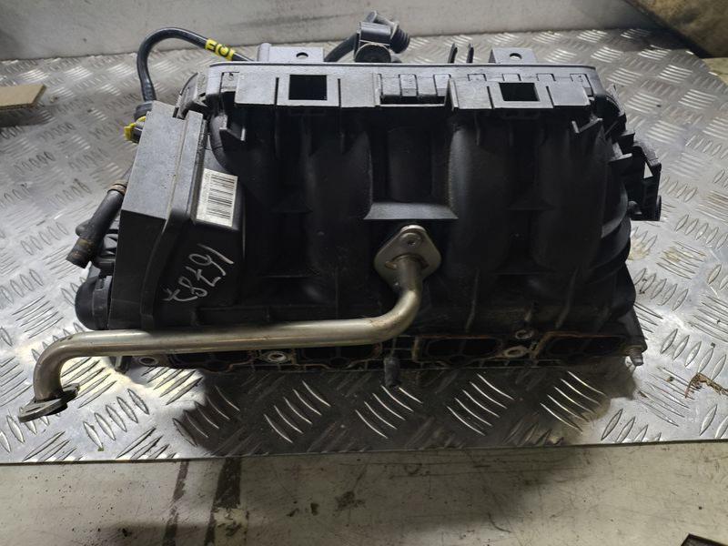 Коллектор впускной 55557906 0280600063 OPEL CORSA D Коллектор впускной 55557906 0280600063 OPEL CORSA D